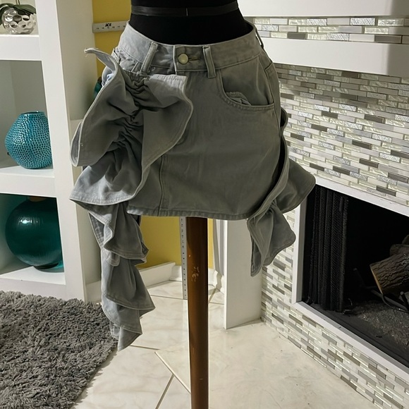 Innovare Denim Eleanor Stylish Denim Ruffle mini Skirt size S - Picture 2 of 11